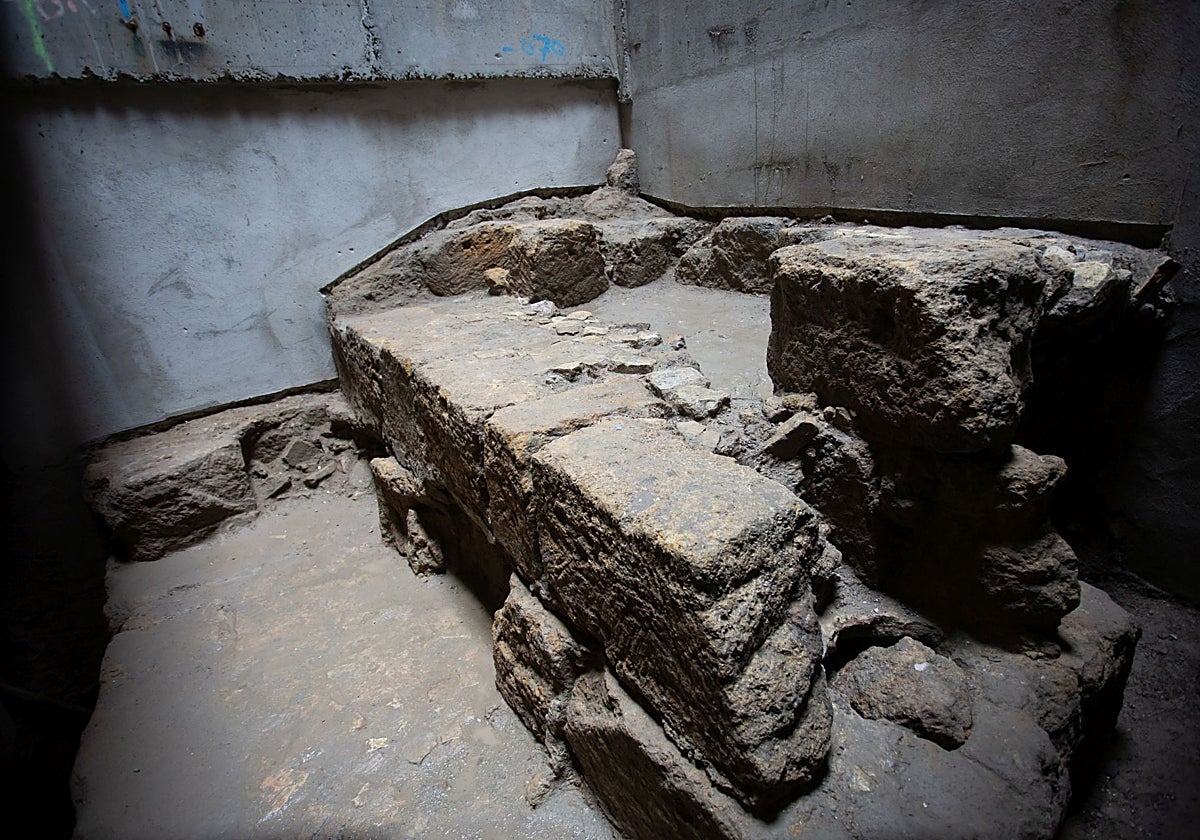 Muralla romana de la plaza de San Francisco