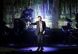 «Y no me encontraron», cantó Miguel Poveda en Granada