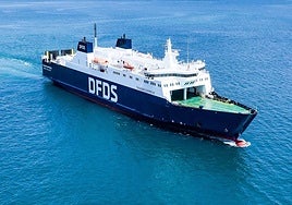 La compañía DFDS adquiere dos ferris de Armas Trasmediterránea para reforzar sus operaciones en el Estrecho