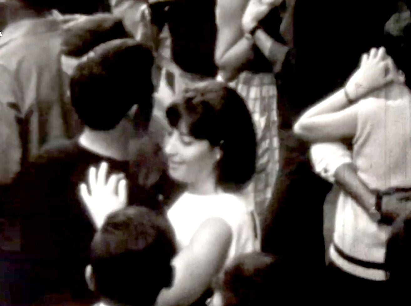 Imagen secundaria 1 - La Filmoteca de Andalucía rescata el verano de nuestras vidas