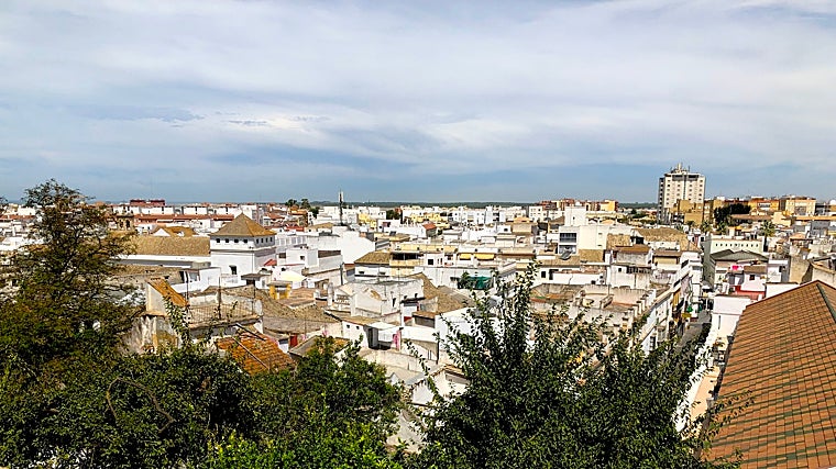 Vistas de la desembocadura de Sanlúcar y de la desembocadura del Guadalquivir desde el Palacio Ducal de Medina Sidonia sede y residencia de los Duques de Medina Sidonia. Originalmente el mar llegaba hasta la Plaza del Cabildo.