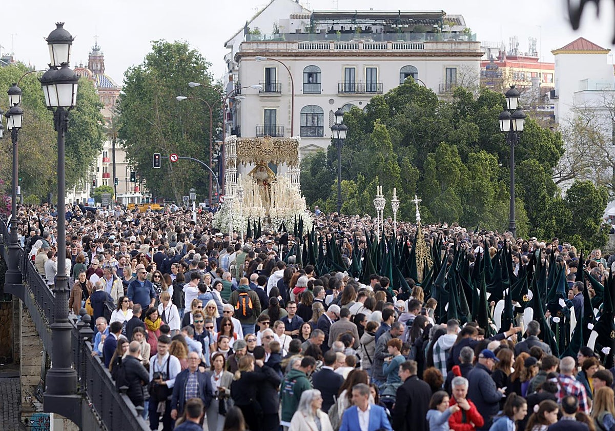 La Esperanza de Triana protagonizará la misión al Polígono Sur durante octubre
