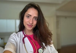 Sara Marín , doctora experta en microbiota: «Si pasas mucho tiempo en el baño con el móvil...»