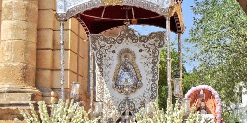 La romería de la Virgen de Gracia de Carmona celebra este domingo su centenario con novedades