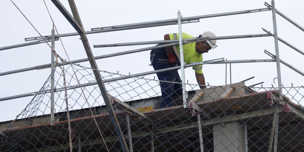 Sevilla tiene un déficit de más de 22.000 trabajadores de la construcción