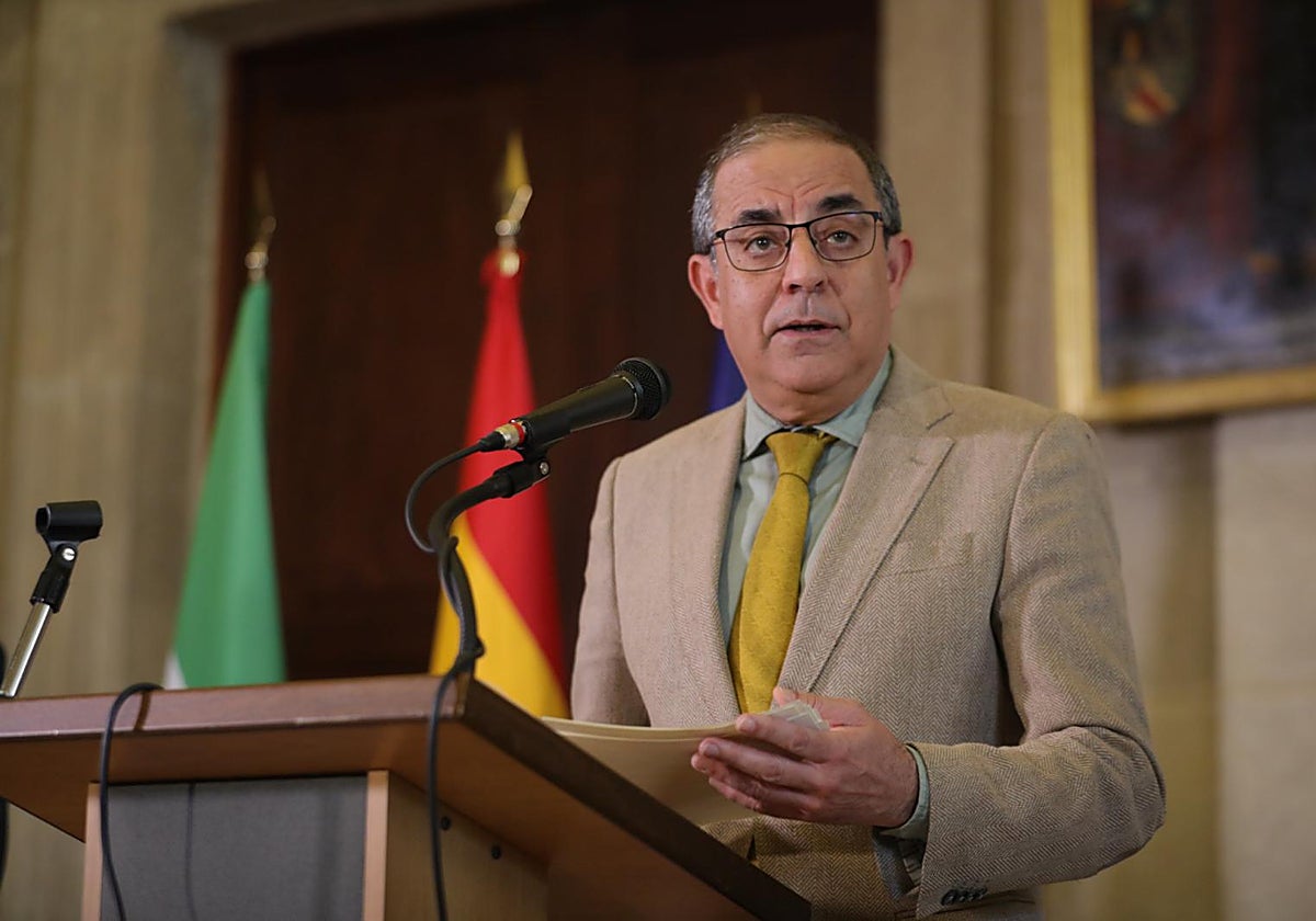 El rector de la US, Miguel Ángel Castro