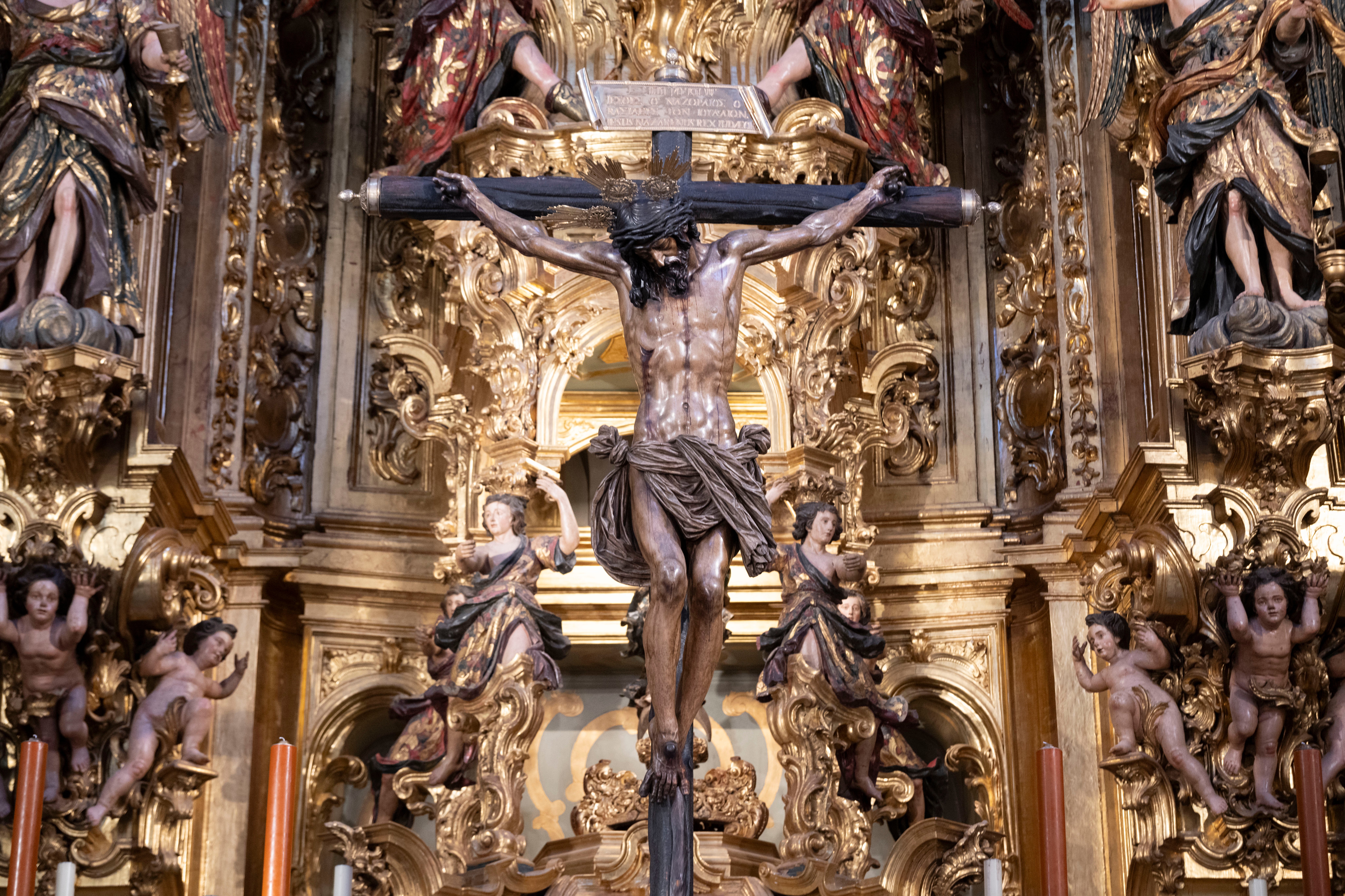 Los titulares del Amor, en el retablo mayor del Salvador