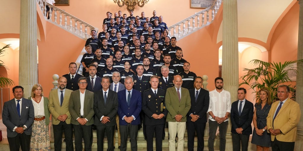 Toman posesión los 53 nuevos policías locales de Sevilla en la mayor incorporación de los últimos años