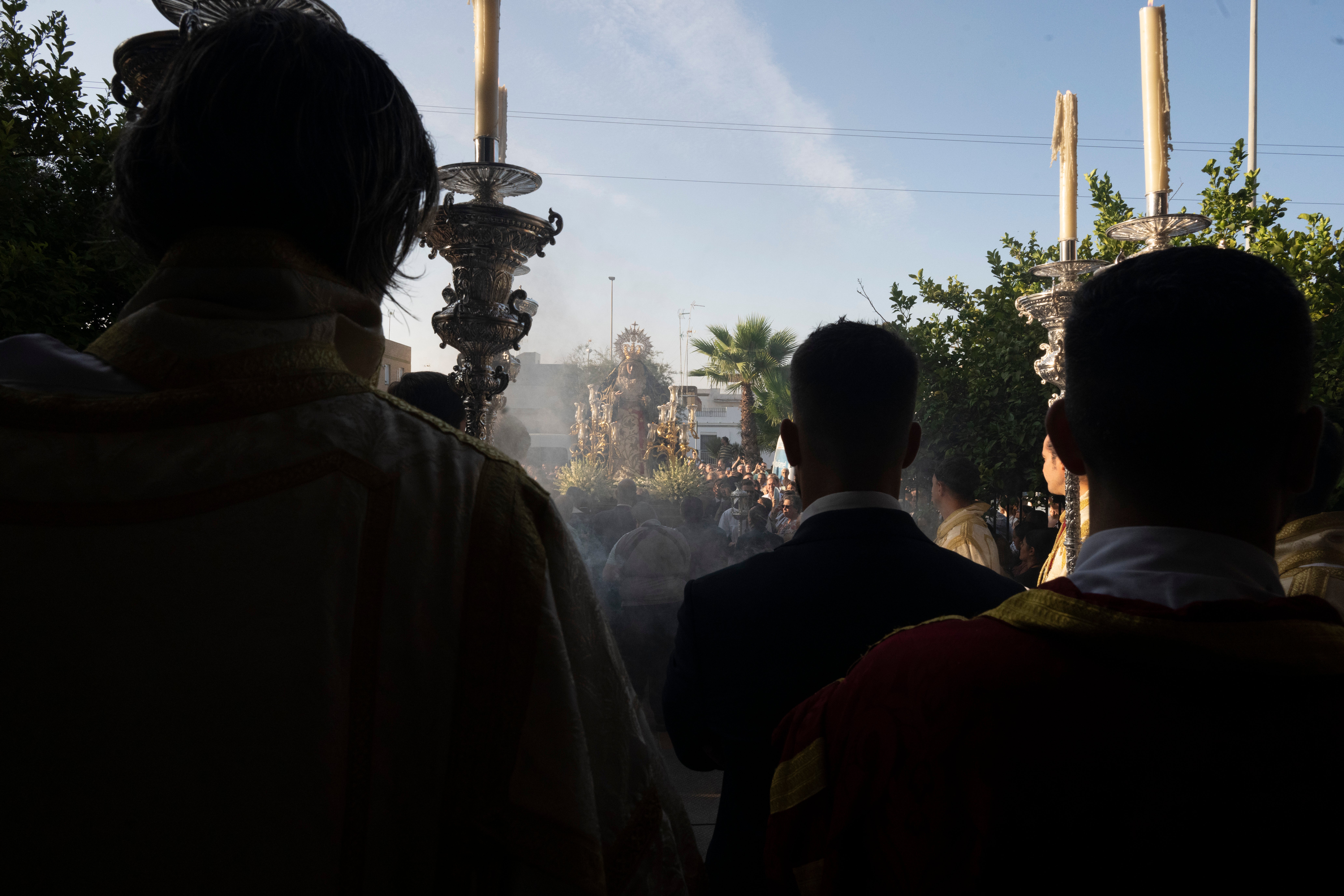 El rosario de la aurora de la Virgen de los Dolores del Cerro, en imágenes