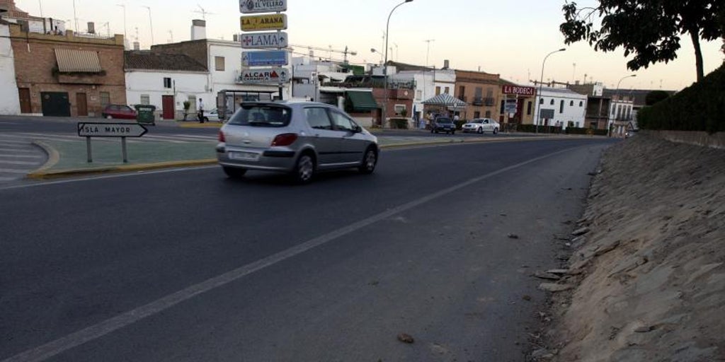 La Puebla del Río, Coria e Isla Mayor denuncian que la variante de la A-8058 se posponga al menos cinco años más