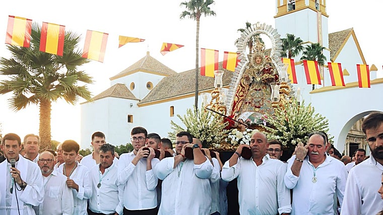 La Virgen de Consolación a hombros de los utreranos