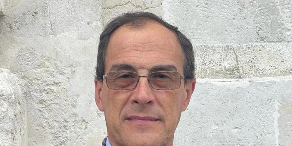 Ricardo Mena-Bernal, candidato de los Estudiantes: «Haremos lo necesario para que los titulares reciban culto durante las obras de la capilla»