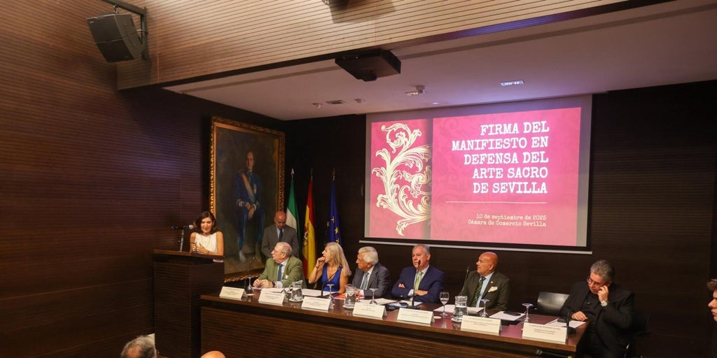 Todas las instituciones se unen en la firma de un manifiesto histórico en defensa del arte sacro sevillano frente a «las amenazas que vienen desde fuera»