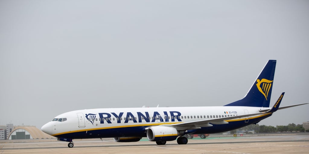 Ryanair amenaza con recortar otro millón de plazas que podría afectar al aeropuerto de Almería