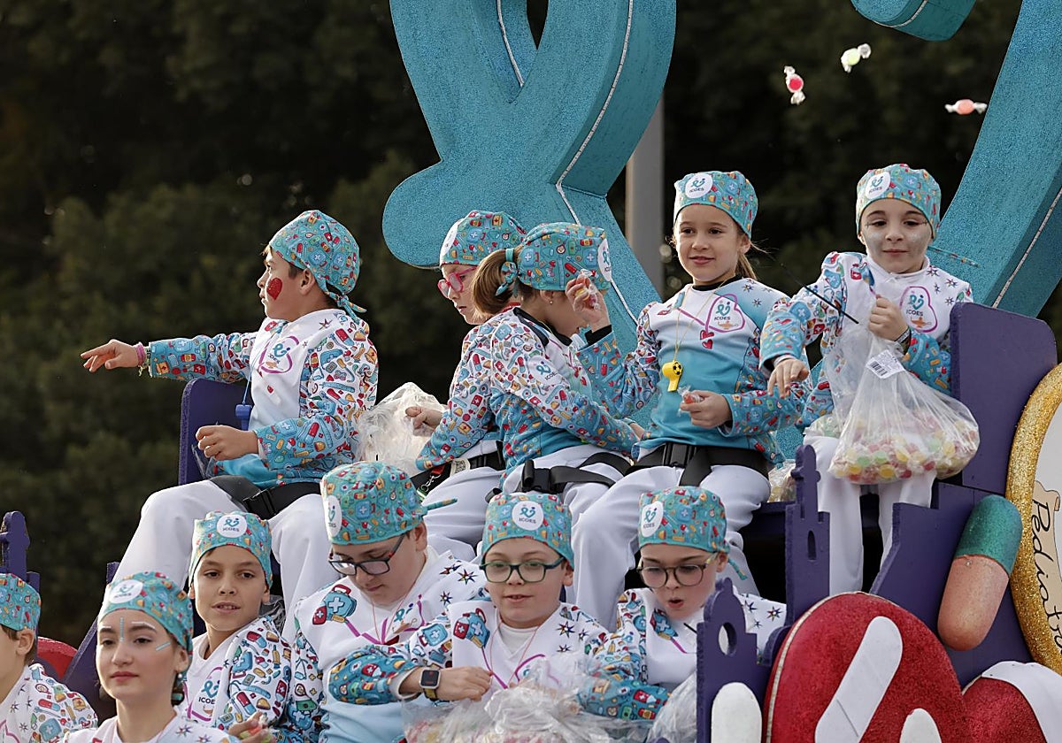 Niños participantes en la Cabalgata de Sevilla de 2025