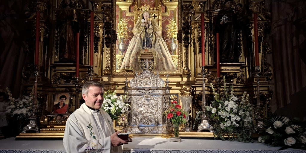 La reliquia de San Carlo Acutis despierta devoción en el pueblo de Dos Hermanas