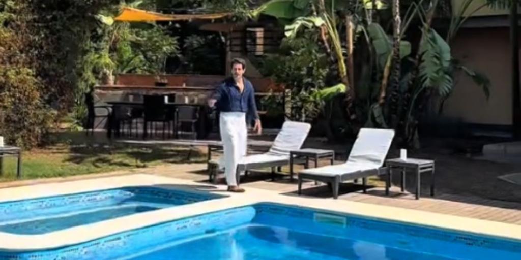 Una 'selva', una piscina y 11 habitaciones: así es la mansión que se vende a 20 minutos de Sevilla