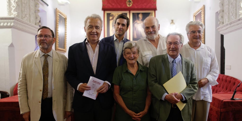 La poesía sevillana recuerda a Aquilino Duque en el aniversario de su muerte