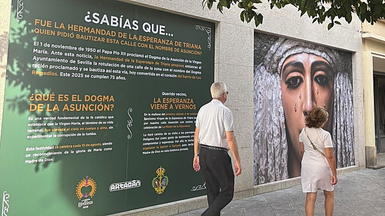 La Esperanza de Triana, al paso de los vecinos en sus paseos por Asunción