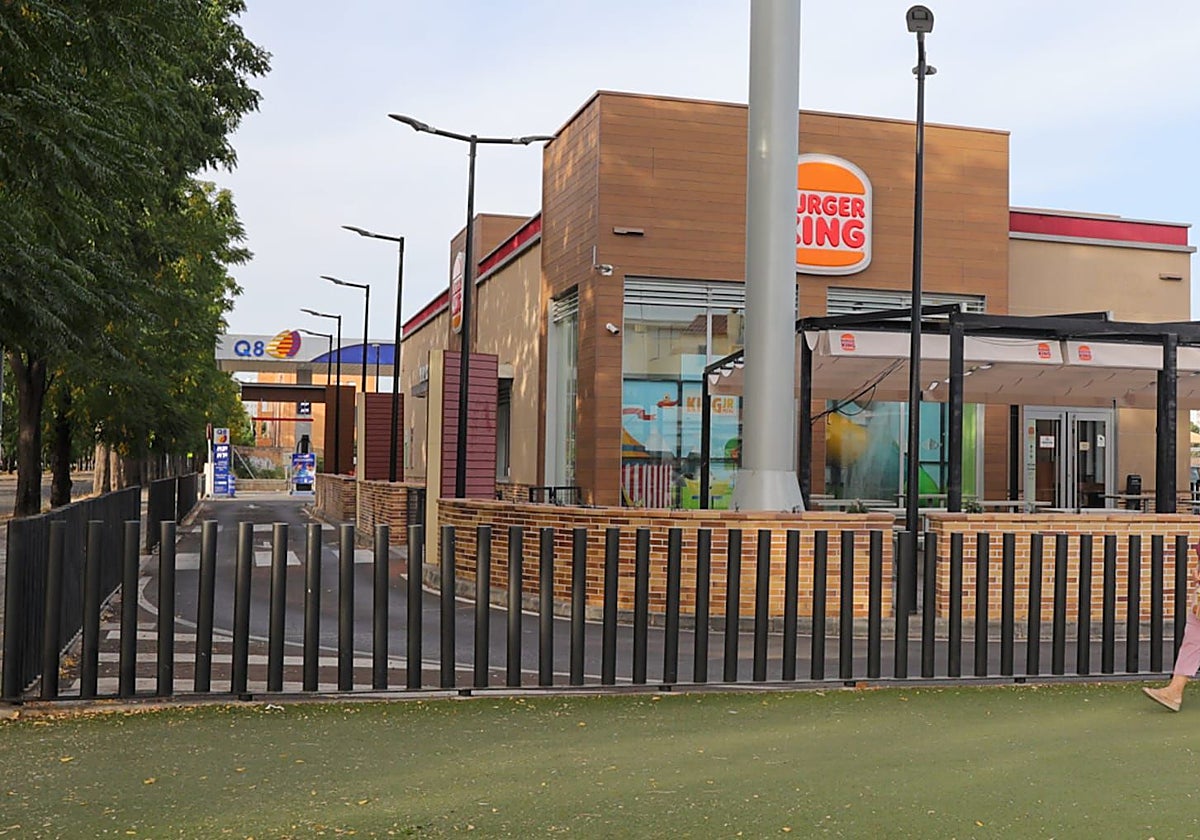 El Burger King y la gasolinera Q8 en los terrenos de la calle Francisco Buendía de la RFAF