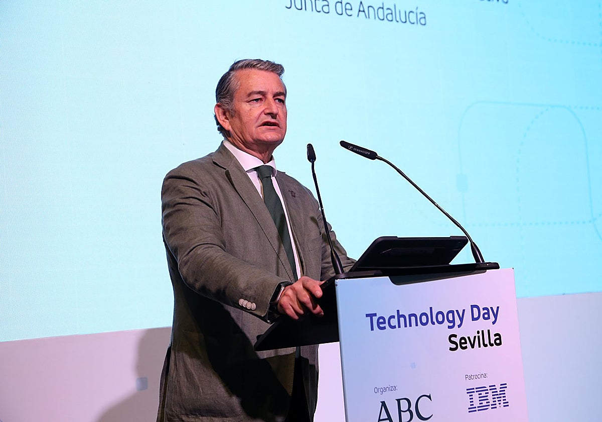 El consejero de la Presidencia, Antonio Sanz