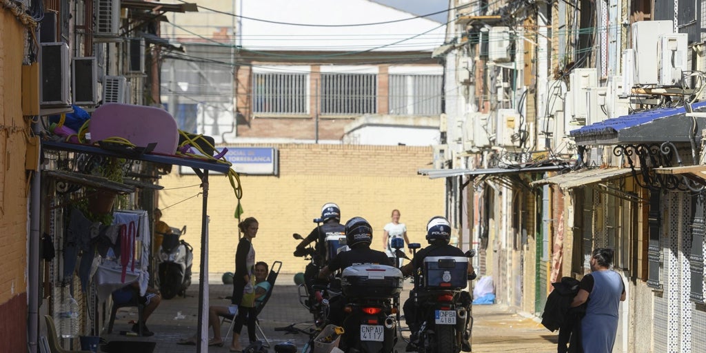 Una loseta lanzada desde una azotea acabó con la vida del joven de 20 años en Torreblanca el pasado sábado