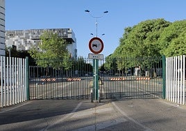 El cierre de puertas limita el parking en la Cartuja para el Betis