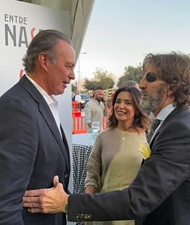 Imagen secundaria 2 - Caras conocidas en el evento