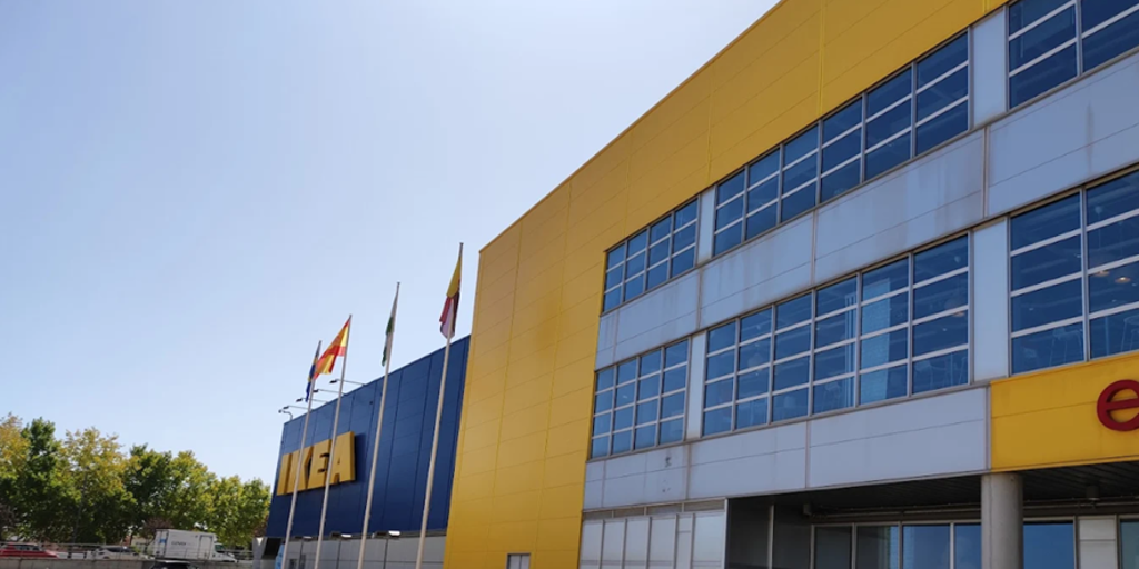 Ikea Sevilla organiza una subasta de muebles este fin de semana: tienen descuentos de hasta el 90%