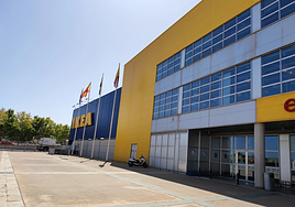 Ikea Sevilla organiza una subasta de muebles este fin de semana: tienen descuentos de hasta el 90%