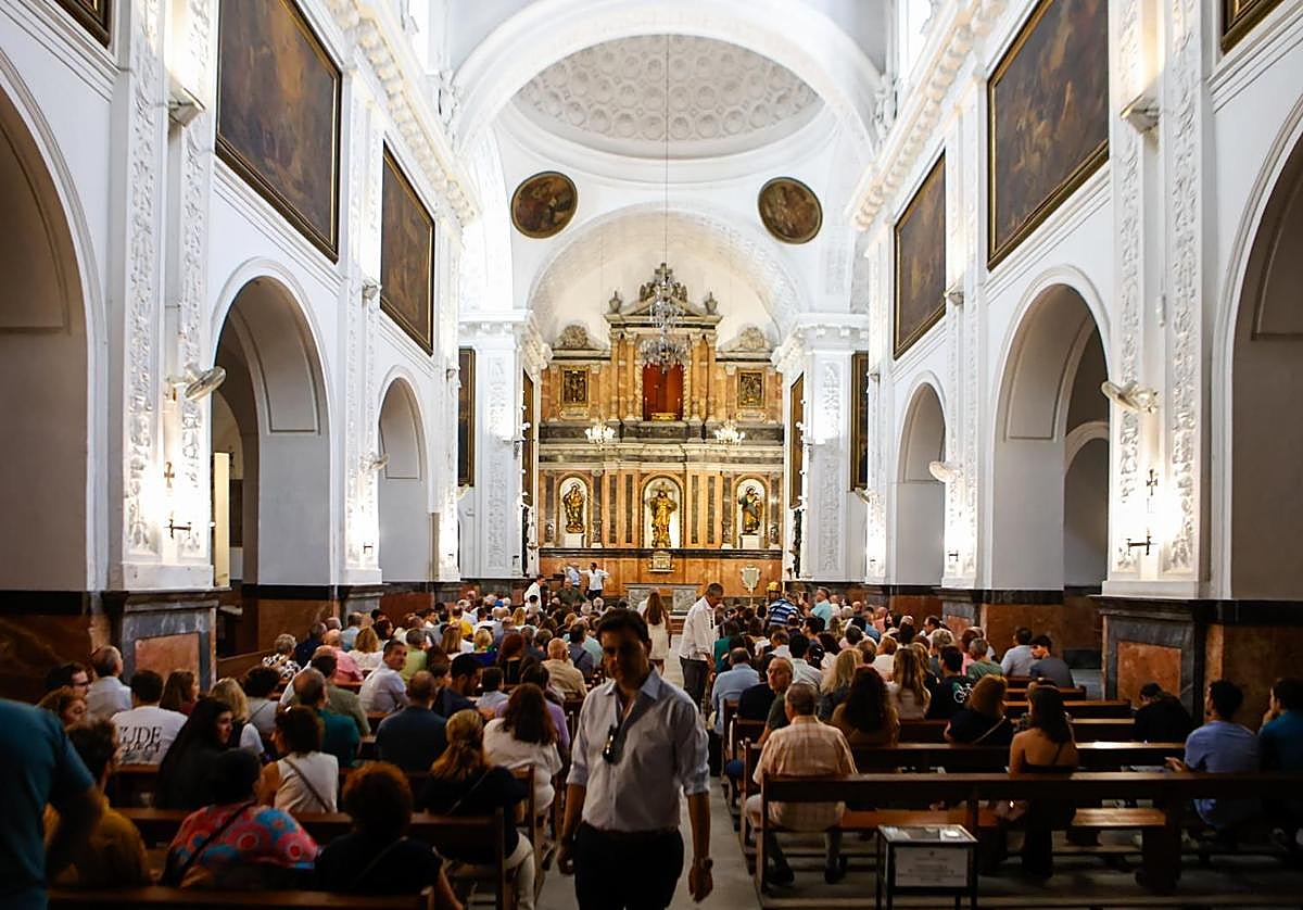 Vista general de la iglesia del Sagrado Corazón de la calle Jesús del Gran Poder