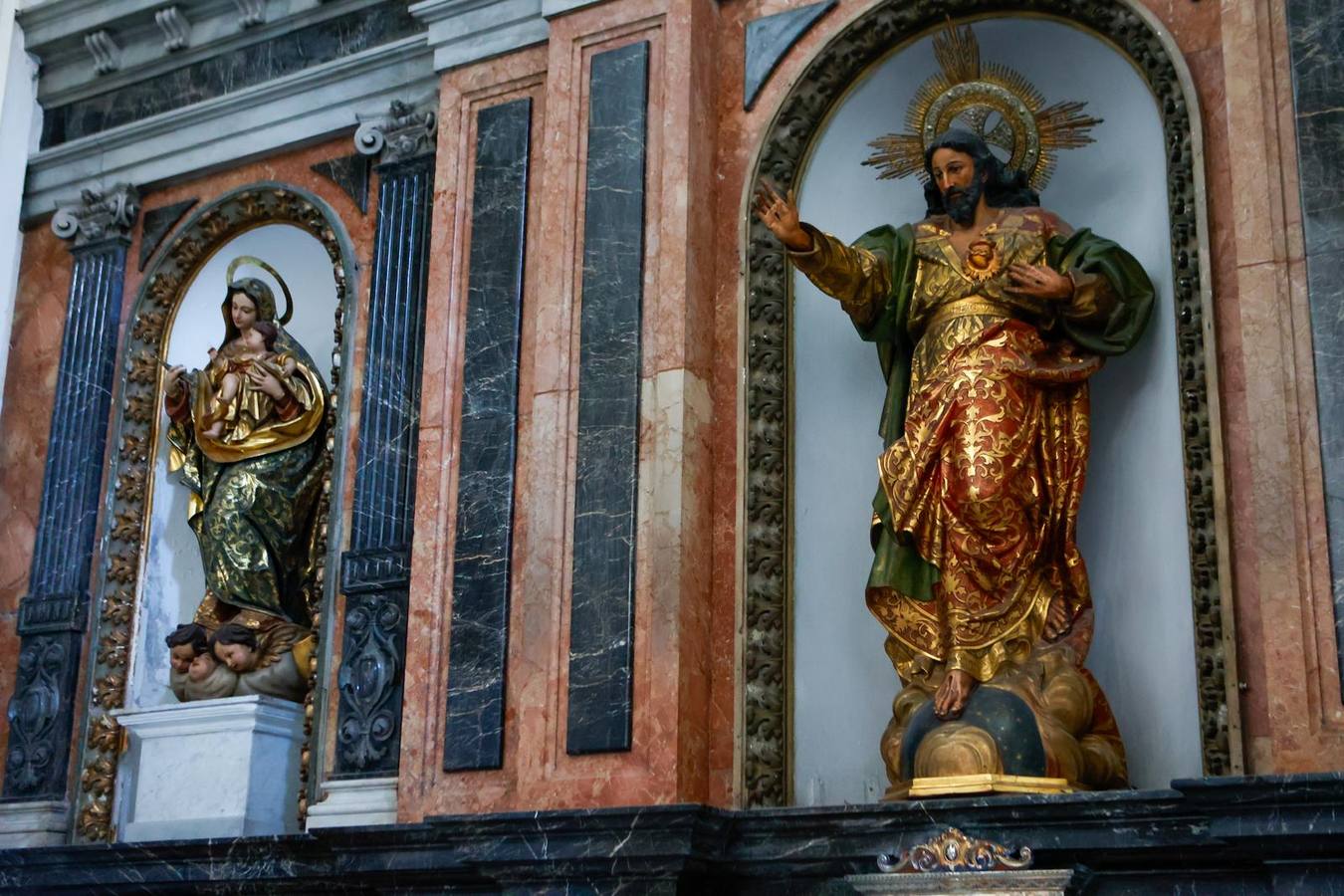 En imágenes, Los Javieres abre la iglesia de los jesuitas a Sevilla