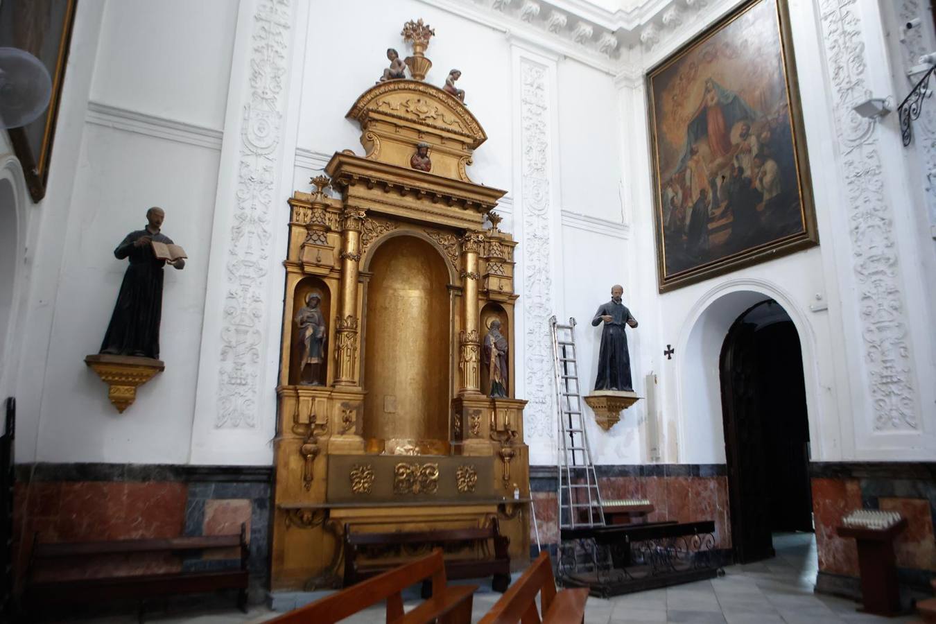 En imágenes, Los Javieres abre la iglesia de los jesuitas a Sevilla
