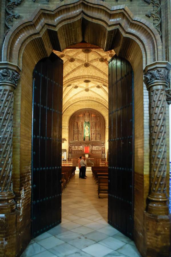 En imágenes, Los Javieres abre la iglesia de los jesuitas a Sevilla