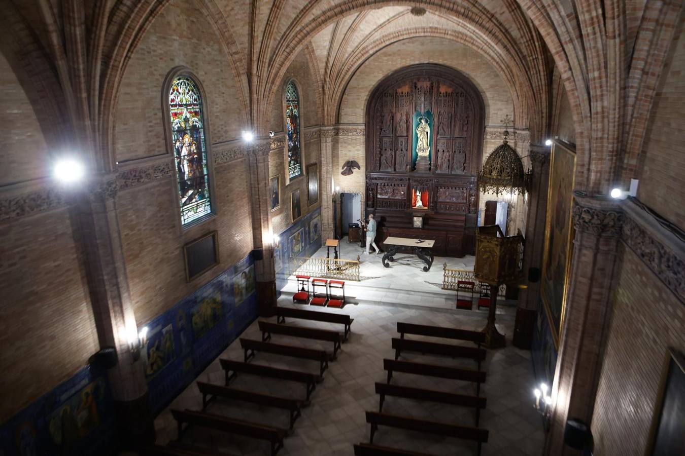 En imágenes, Los Javieres abre la iglesia de los jesuitas a Sevilla