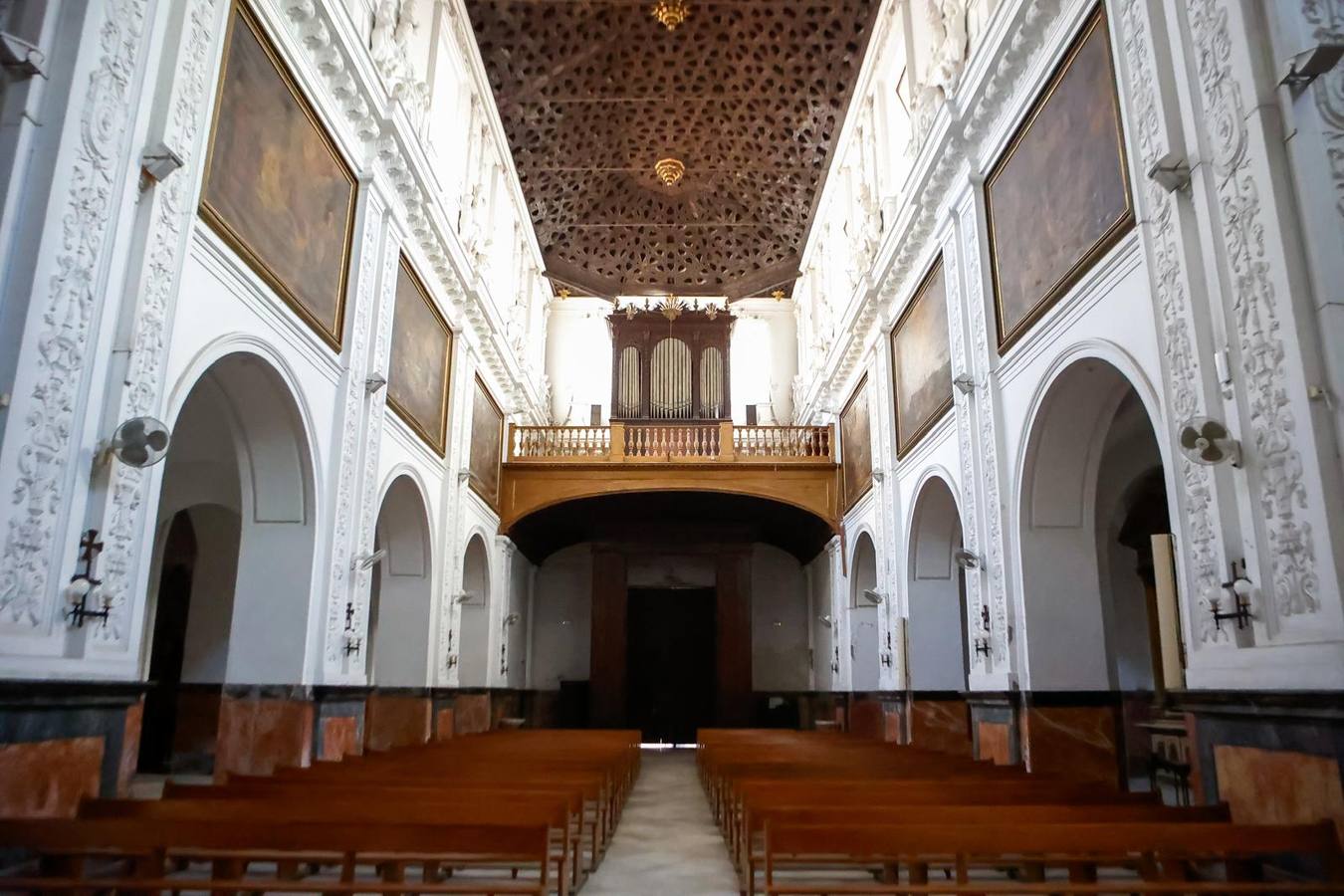 En imágenes, Los Javieres abre la iglesia de los jesuitas a Sevilla