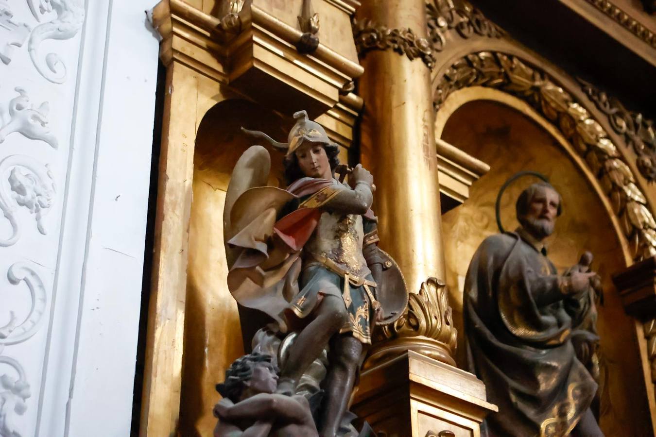 En imágenes, Los Javieres abre la iglesia de los jesuitas a Sevilla