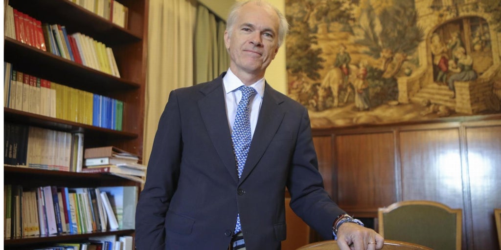 Álvaro Martín, presidente de la Audiencia de Sevilla: «Nos hace falta una cifra estratosférica de jueces para lograr resultados»