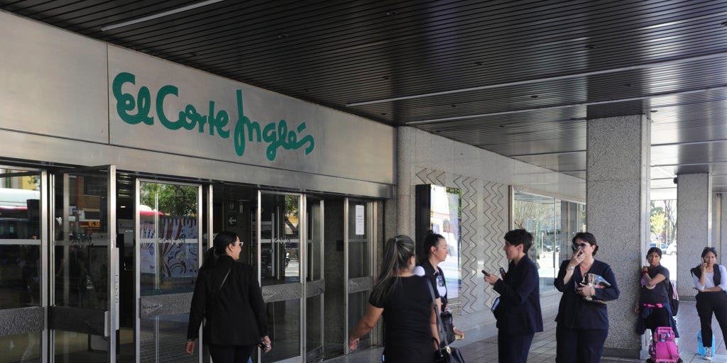 El Corte Inglés busca empleados en Sevilla para la campaña de Navidad