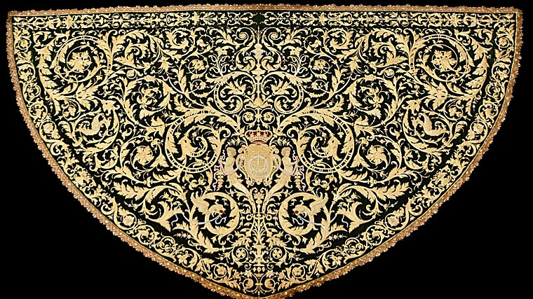 El nuevo manto de la Esperanza de Triana