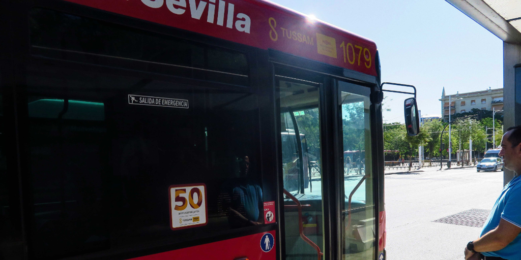 Una línea de Tussam muy transitada en Triana cambia su recorrido desde hoy
