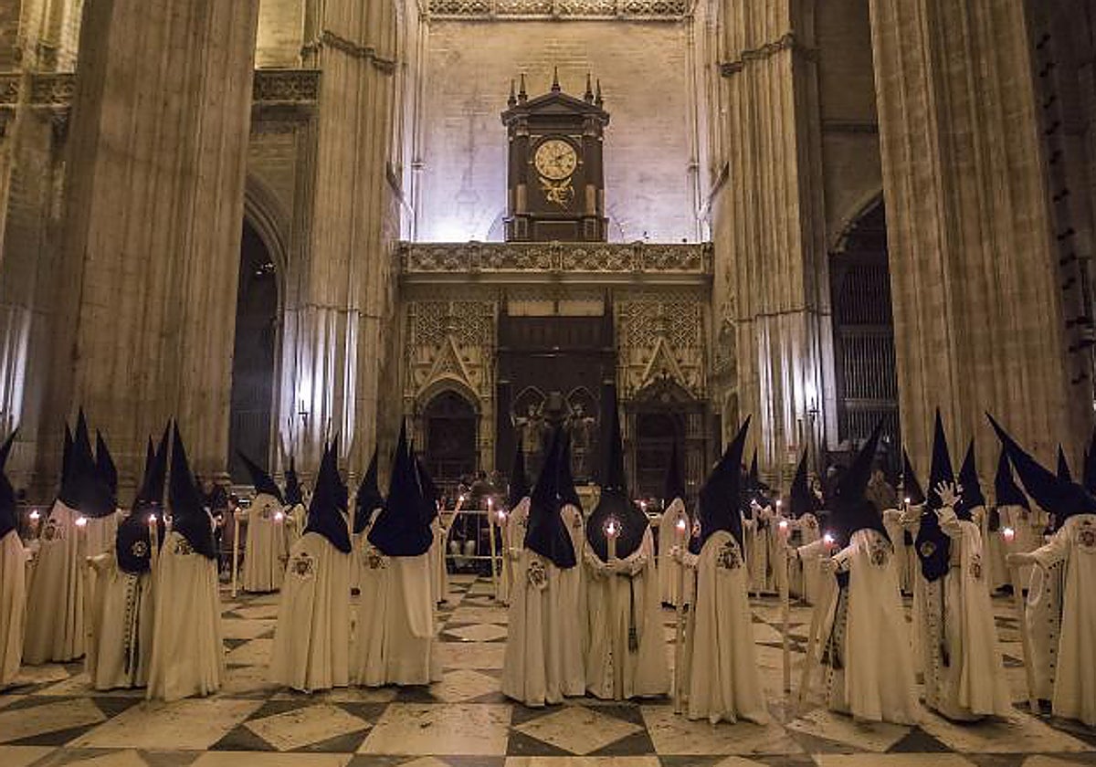 Las diez claves del conteo de nazarenos de la Semana Santa de Sevilla de 2025