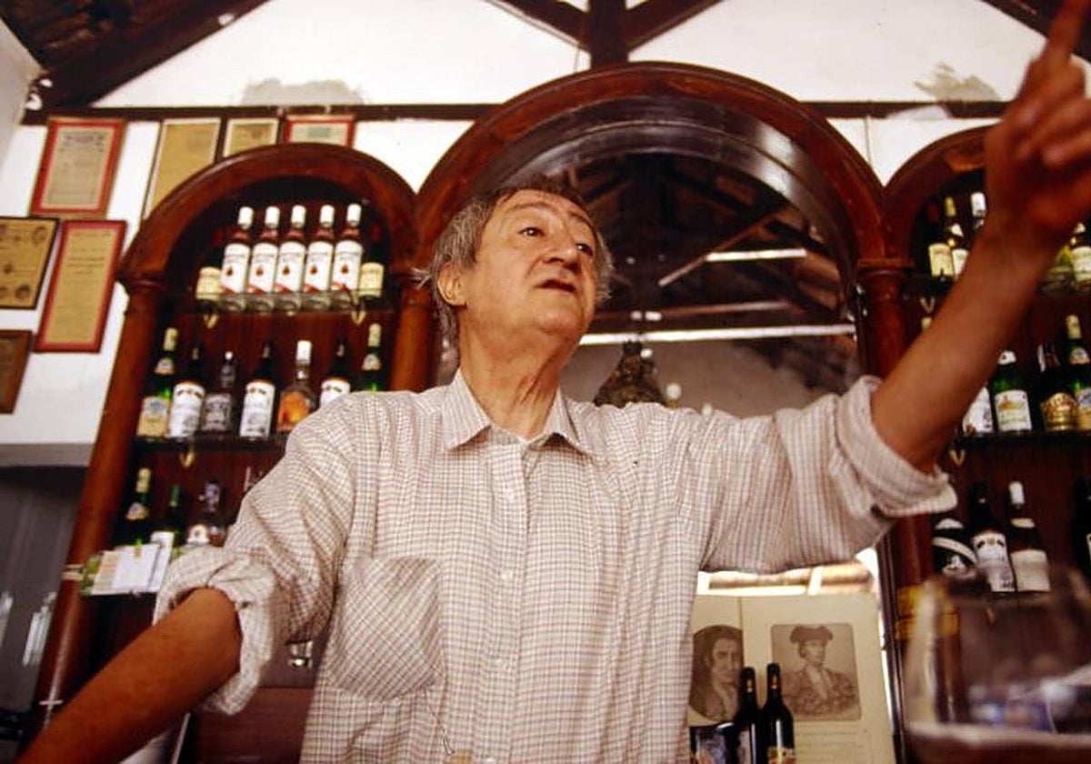 Silvio en uno de sus bares favoritos