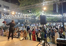 PSOE y Podemos votan a favor de acabar con los ambigús benéficos de las hermandades en la Velá del distrito Sur