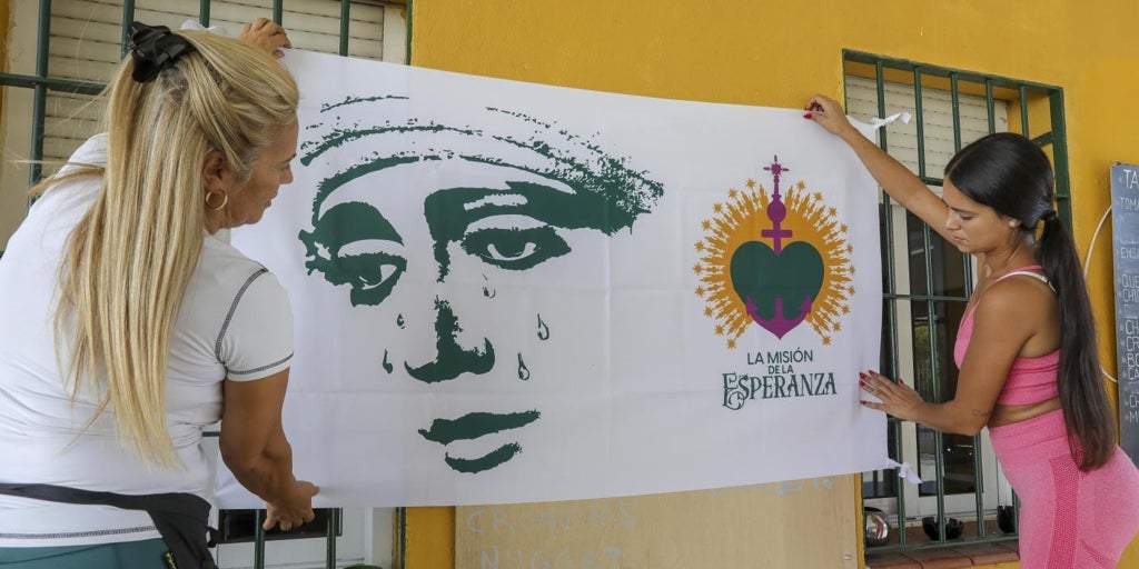 EL POLÍGONO SUR Y LA VIEJA TRIANA EN EL EXILIO SE PREPARAN PARA RECIBIR A LA ESPERANZA