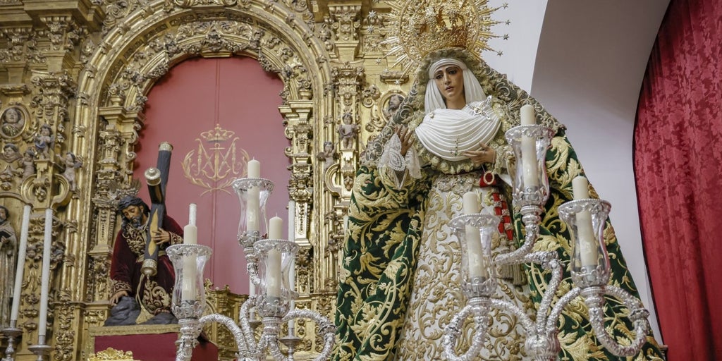 Traslado de la Esperanza de Triana a la Parroquia de Santa Ana, en directo