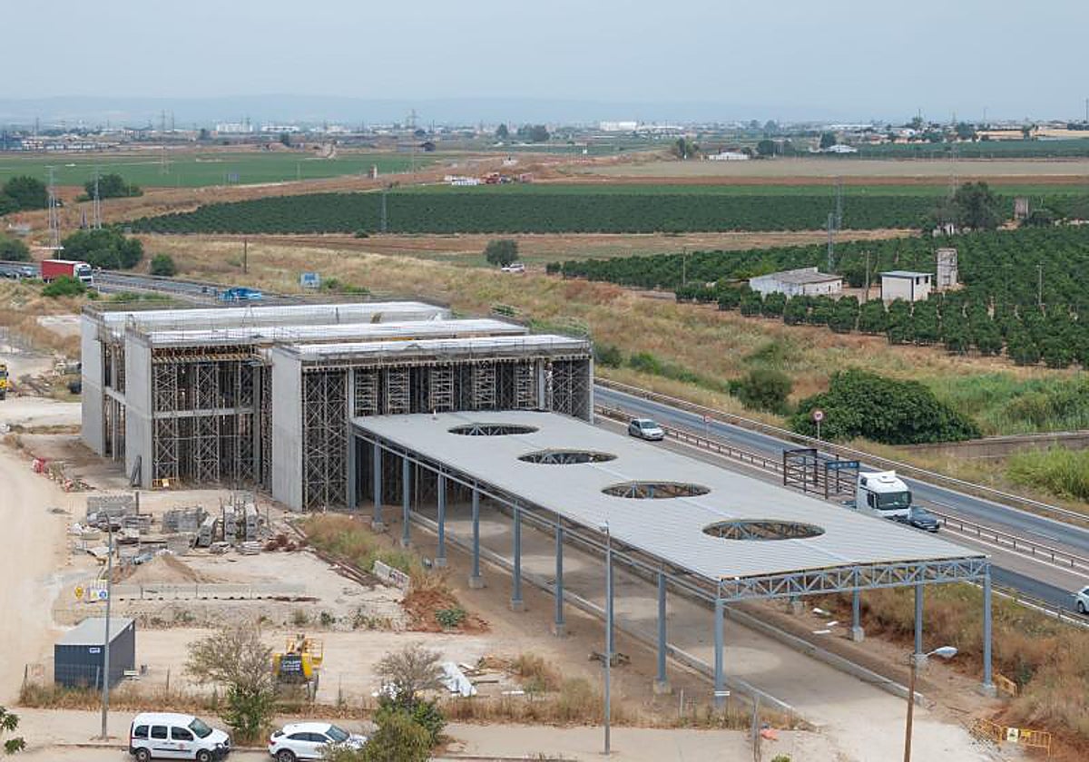 La Estación de Pino Montano Norte es junto a la del Distrito Tecnológico la única que irá en superficie de la línea 3