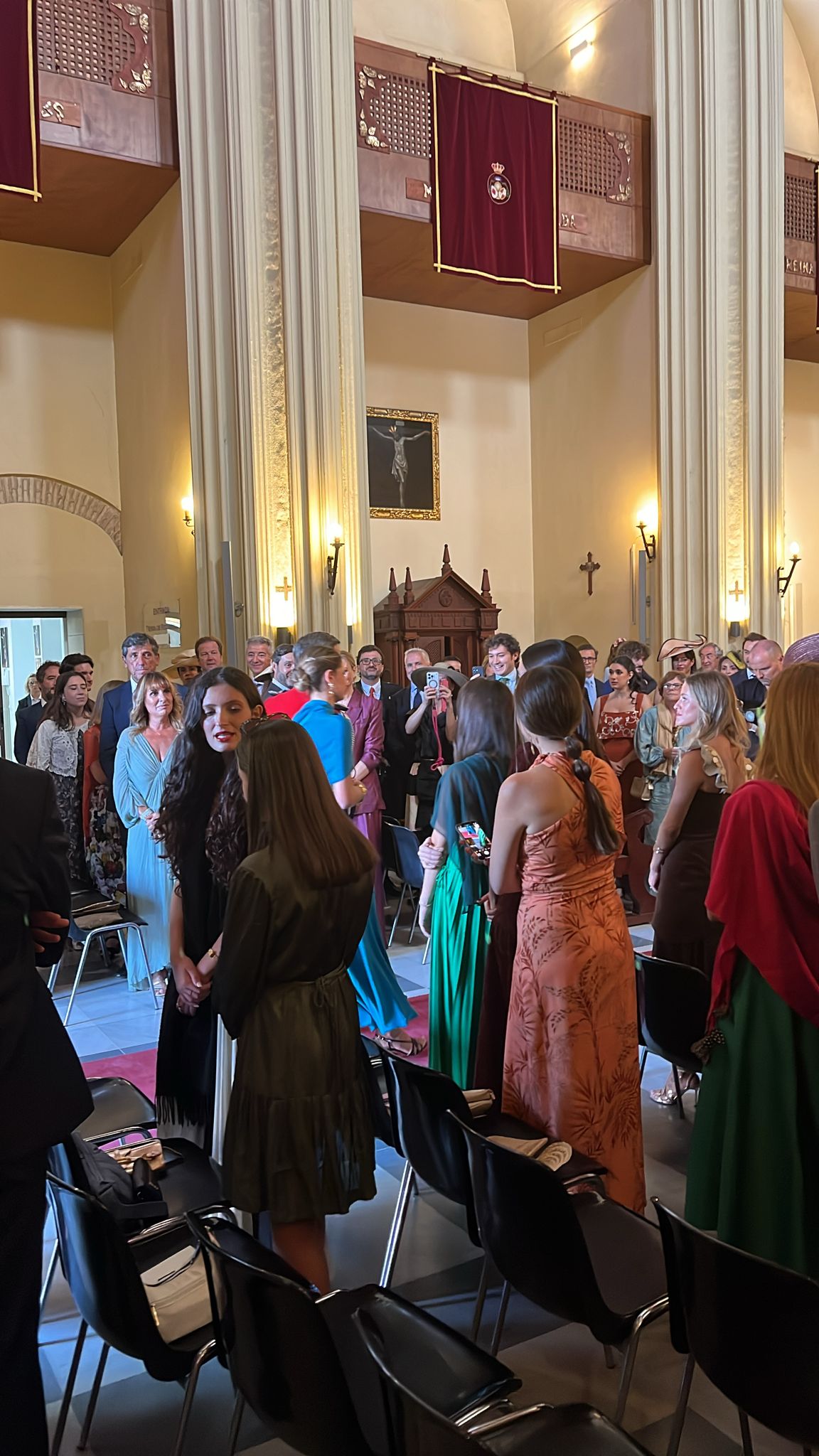Entrada de Cayetano Martínez de Irujo en el santuario de los Gitanos