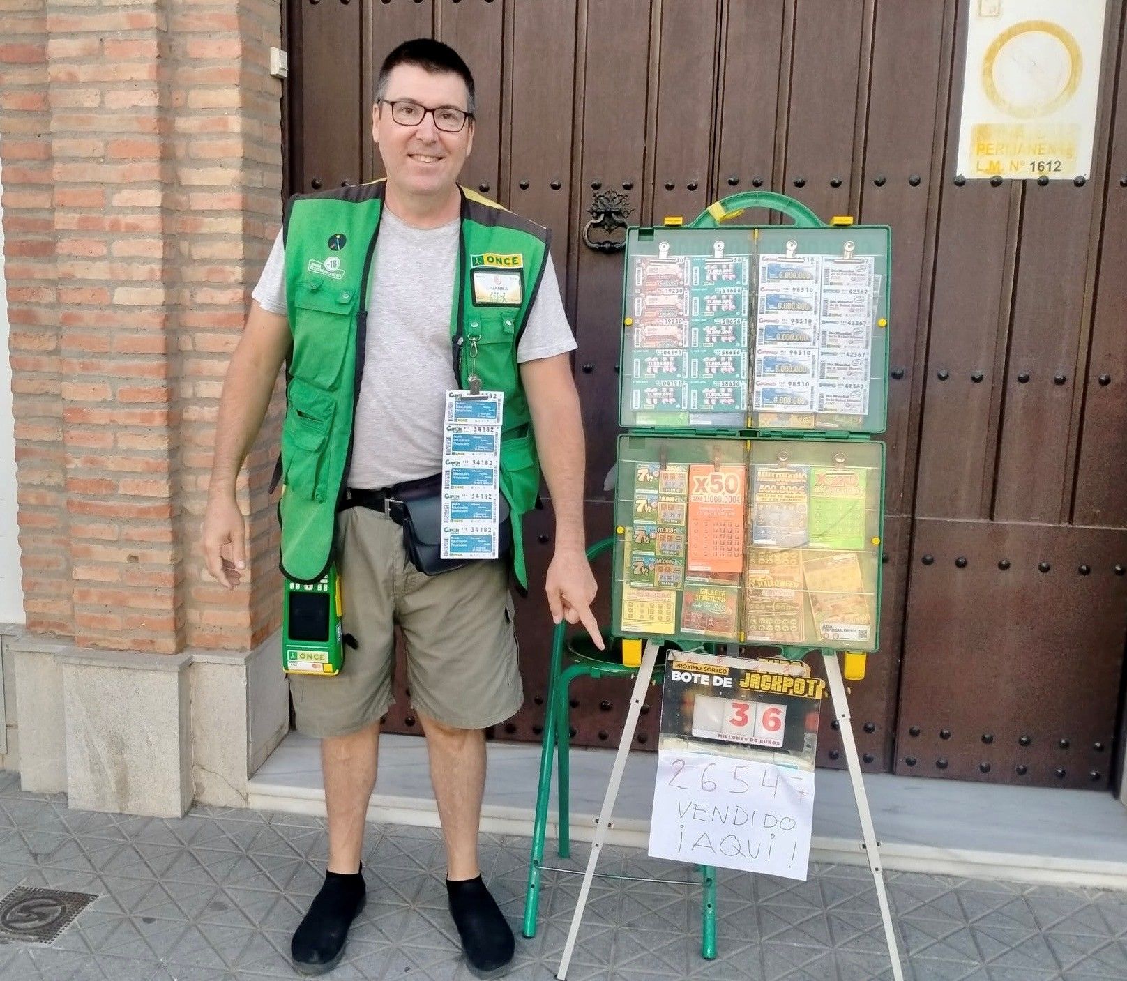 Juan Manuel Morillo vendedor de los cupones premiados