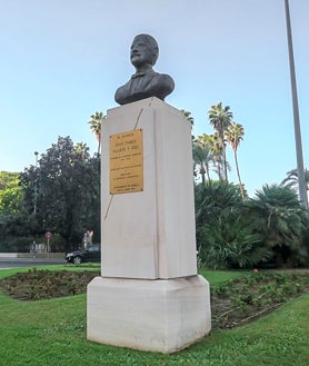 Imagen secundaria 2 - Monumentos a Fray Bartolomé de las Casas, el general San Martín y Juan Pablo Duarte